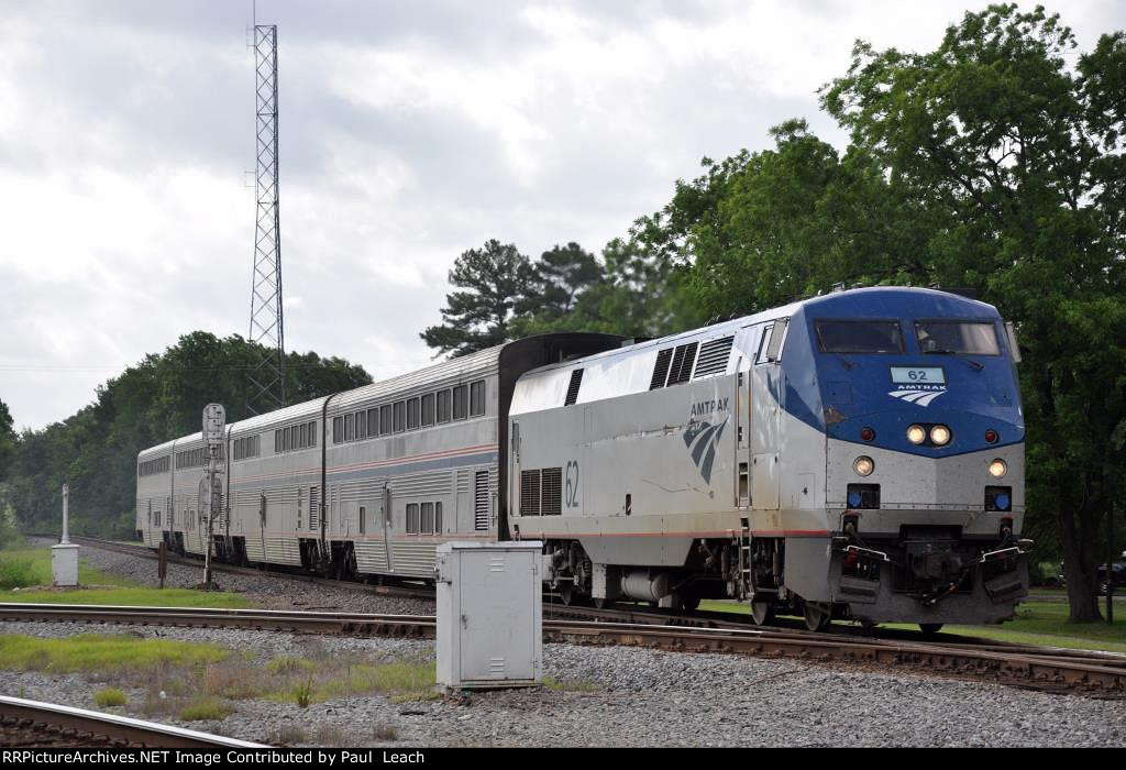 Westbound "Texas Eagle" approaches the diamond